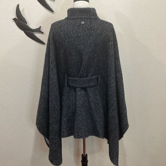 Blarney Woollen Mills Maggi Wool Cape Gray Black - O/S - NWOT - $298.00 - Picture 13 of 16
